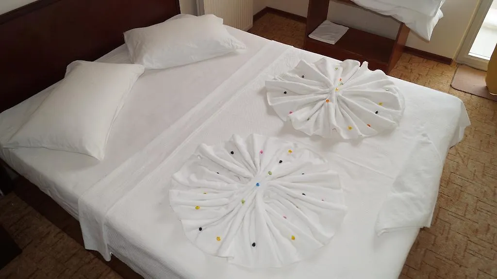 Ekin Hotel كوشاداسيه